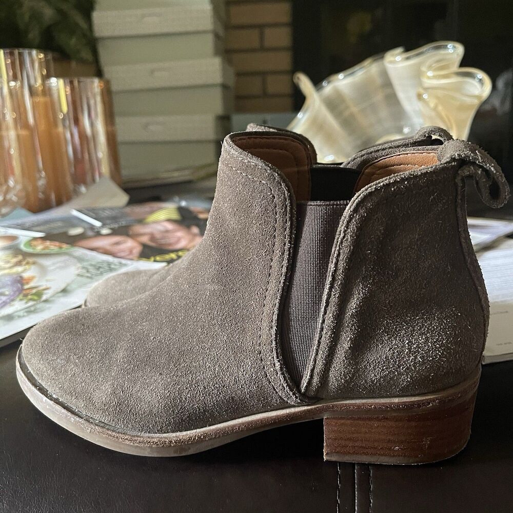 Lucky Brand Women’s Suede Chelsea Ankle Boots Size 6 Low Stacked Heel Brown - Picture 2 of 9